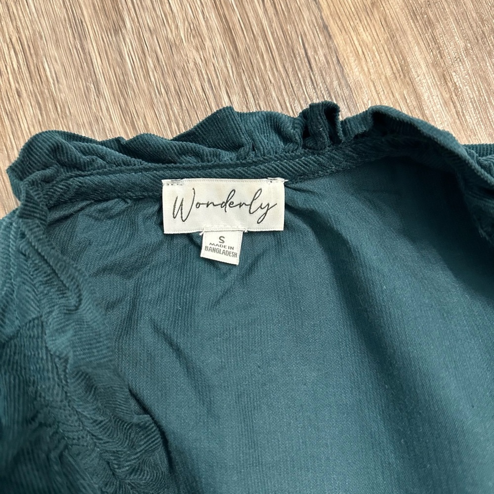 Wonderly Corduroy Button-Down Ruffled Shirt Women’s Green Size S - Picture 5 of 5